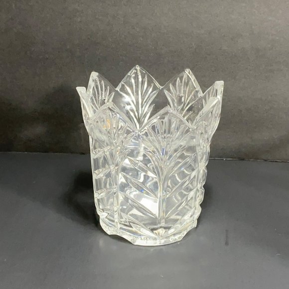 Fifth avenue crystal Glass Vase Candleholder Tulip Shaped Scalloped Rim 4.5”x4.5 - Picture 1 of 3